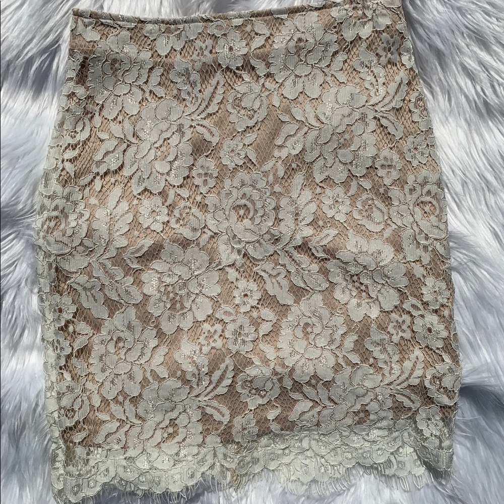 Lace skirt